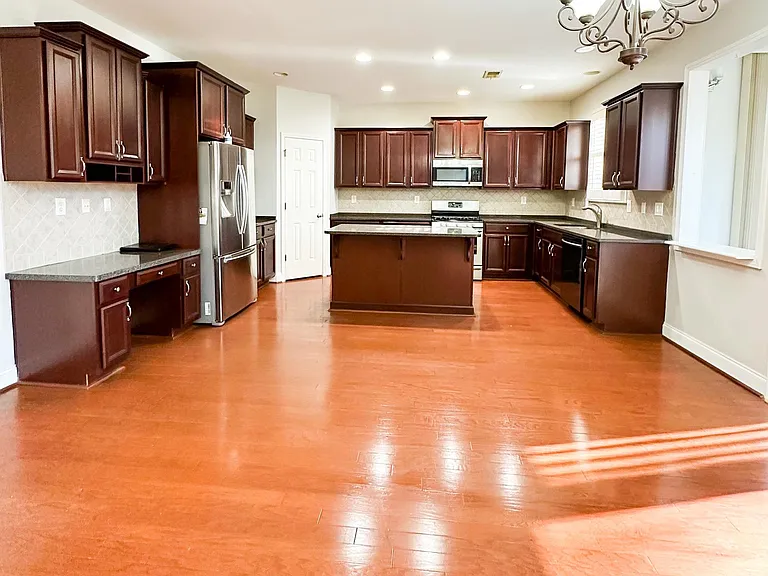 154 Garland Rose Ln — Photo 10