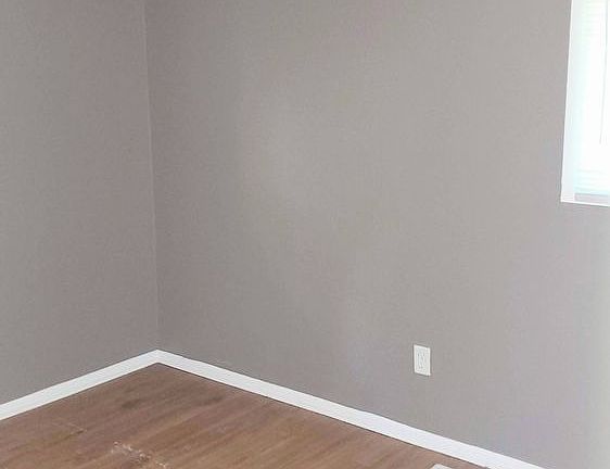 4th image of 4126 Baker Dr