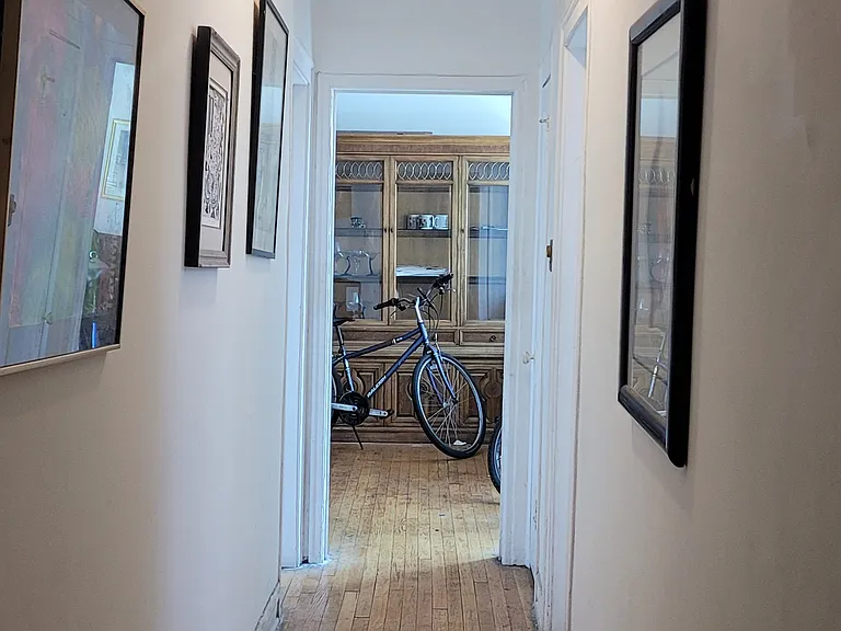 2531 N Rockwell St #2 — Photo 3