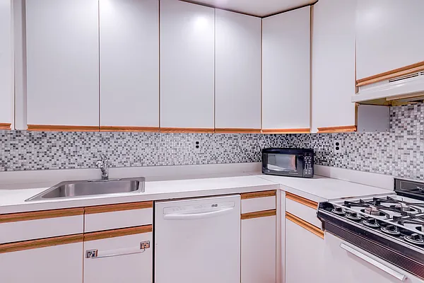 Rented by Loftey LLC | media 20