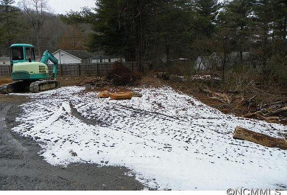 3rd image of 30 Edgewood Road Ext