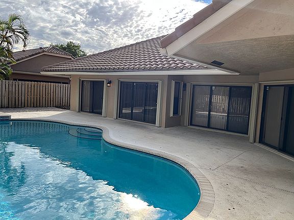 5th image of 1860 NW 107th Ave