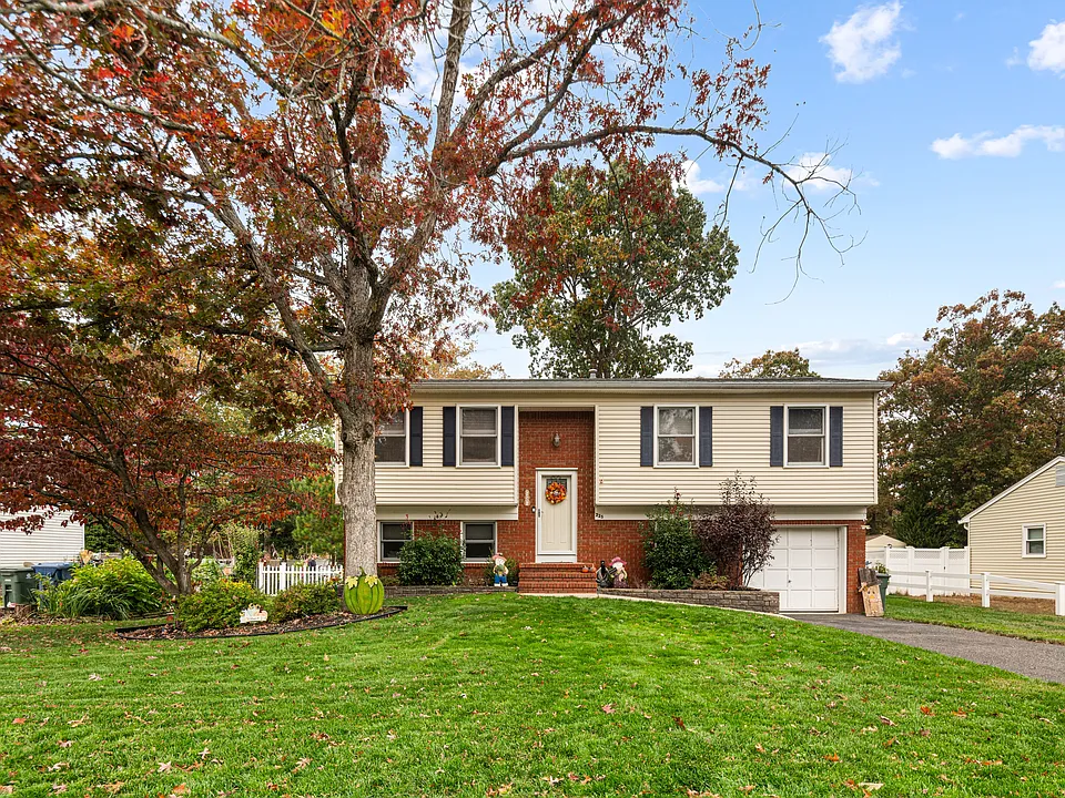225 Karen Dr