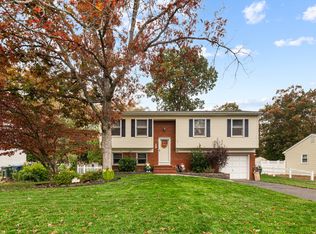 225 Karen Dr, Williamstown, NJ 08094