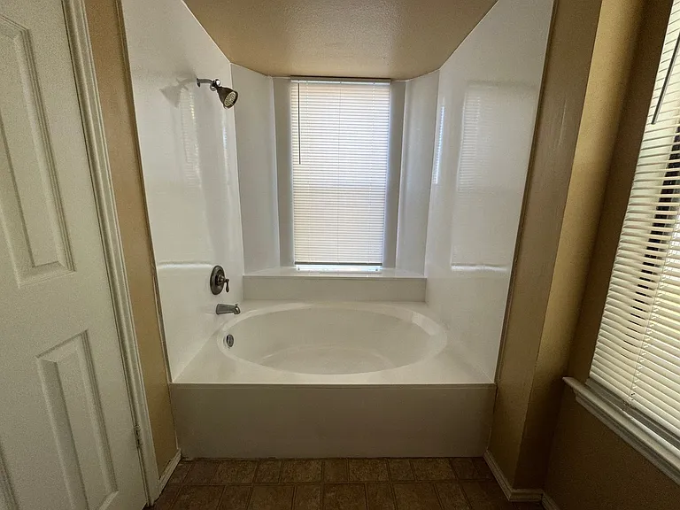 4806 Greenlee Dr — Photo 15