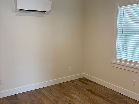 4th image of 534 E Penn Ave