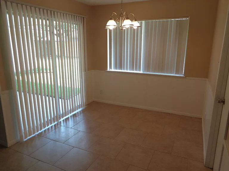 2735 Manila Ln — Photo 16