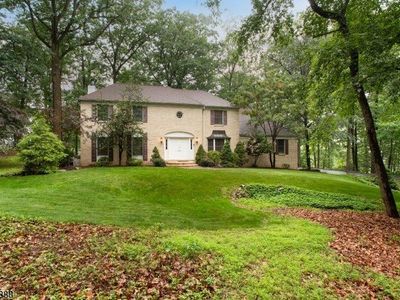 13 Deer Path Cir, Green Brook, NJ, 08812