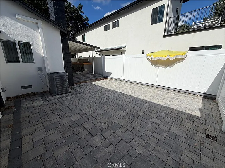 8414 Owensmouth Ave — Photo 20