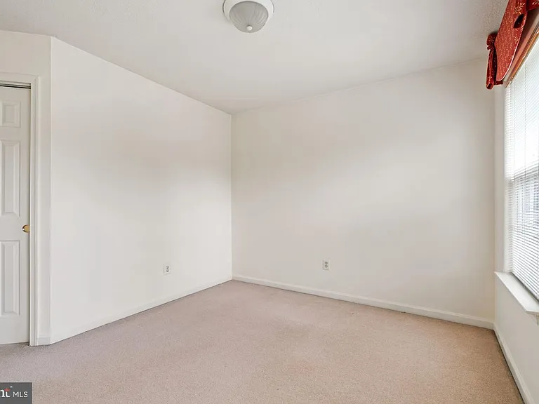 13280 Maple Creek Ln — Photo 33