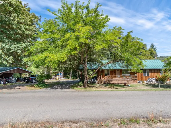 709 Ash Creek Rd, Riddle, OR 97469