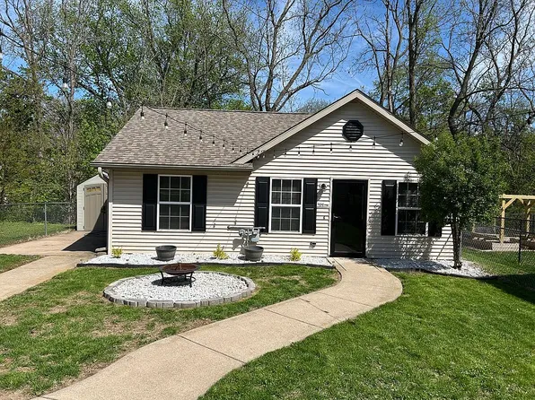 815 31st St, Bettendorf, IA 52722