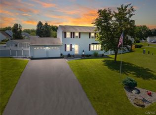 3731 Inclination Dr, Baldwinsville, NY 13027