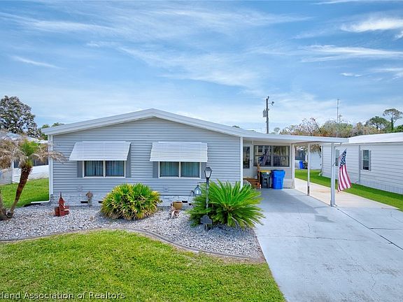 3rd image of 1571 Caribbean Rd