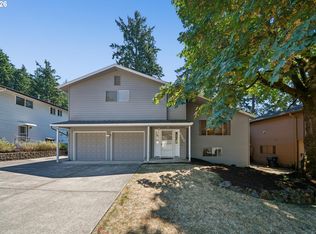 6642 Oakridge Dr, Gladstone, OR 97027