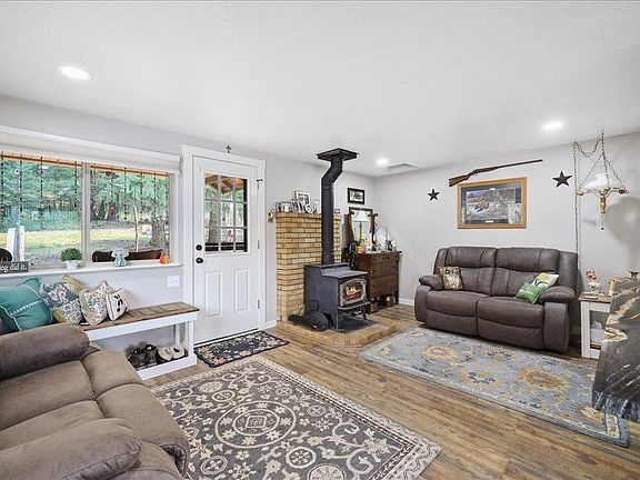5th image of 3262 Shady Ct