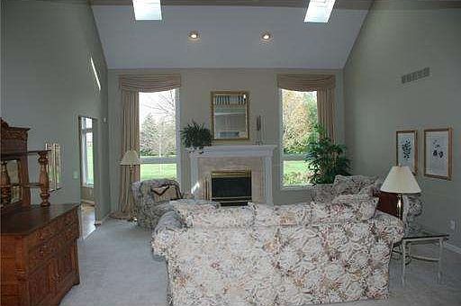 4th image of 5751 Creekview Dr