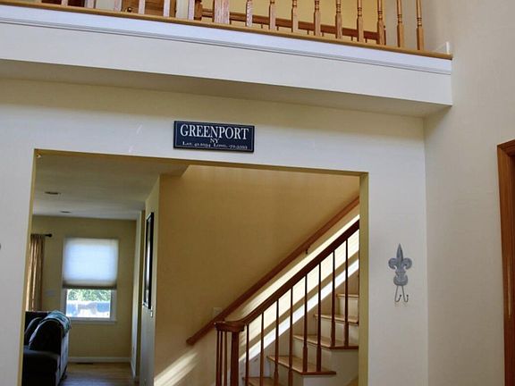 2nd image of 375 Marina Ln