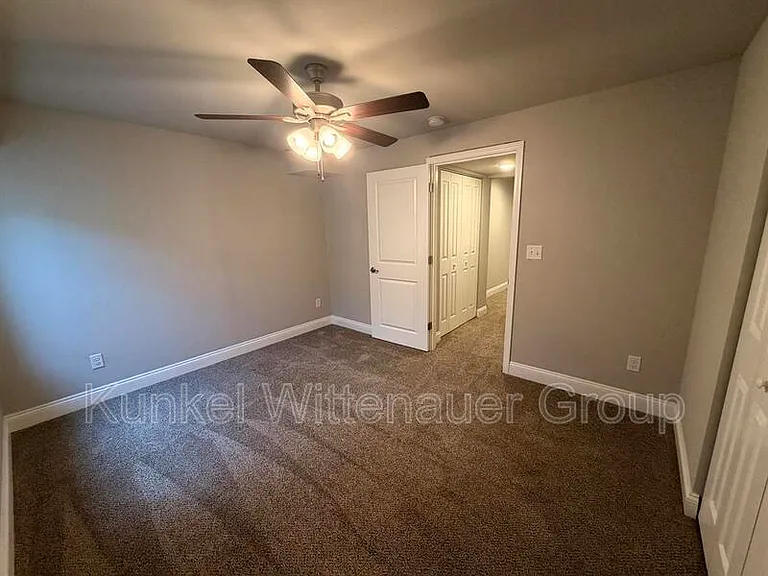 8401 Allied Way — Photo 26
