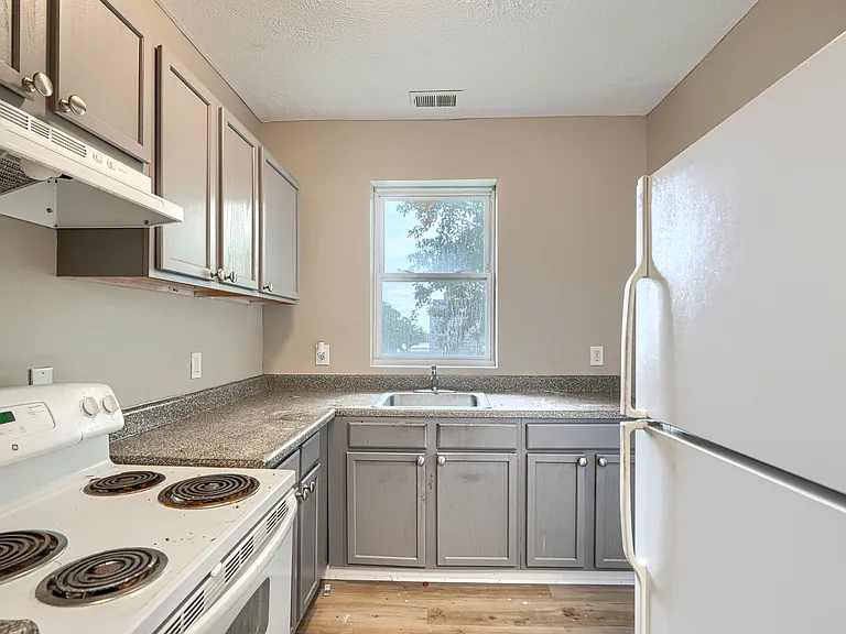 3308 Elgin Ave #3B — Photo 4