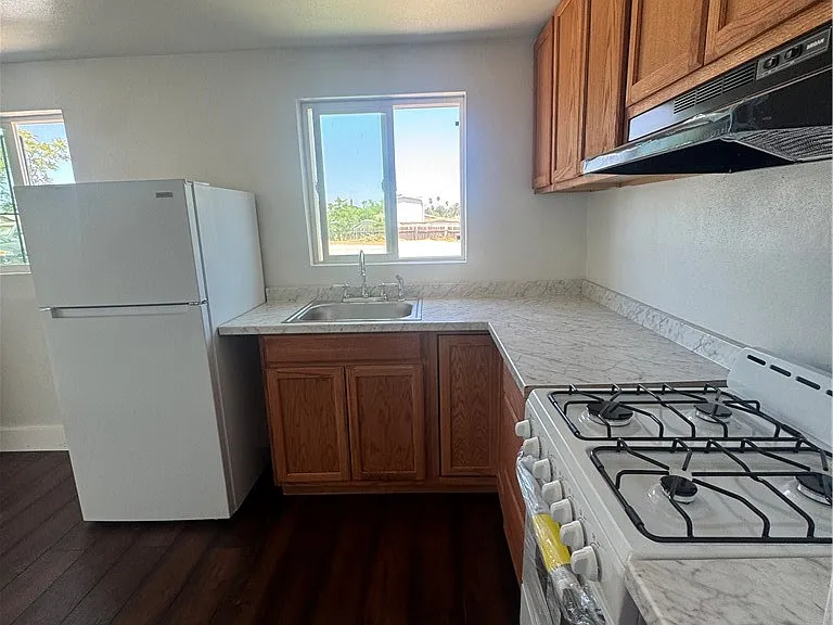 690 N Perris Blvd #C — Photo 11