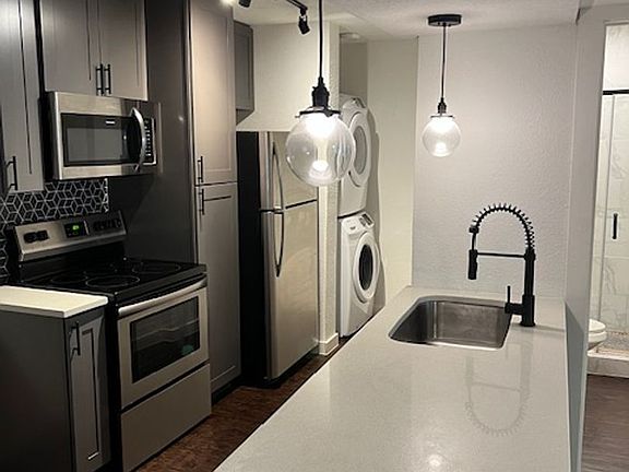 2nd image of 4321 Mount Vernon St APT 14
