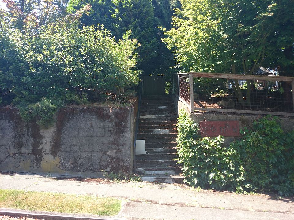 2nd image of 2556 11th Ave W