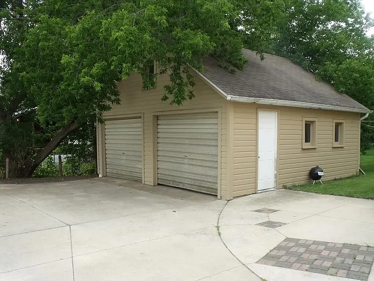 556 Georgia St — Photo 3