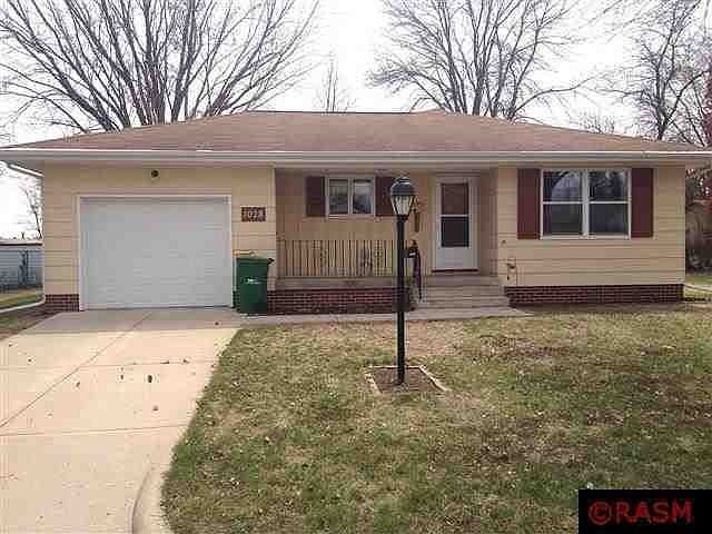 1st image of 1028 Willow Dr