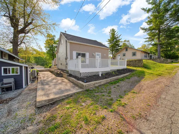 2948 Russell Ct, Clarklake, MI 49234