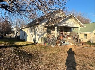 712 W Cornhill St, Cameron, MO 64429