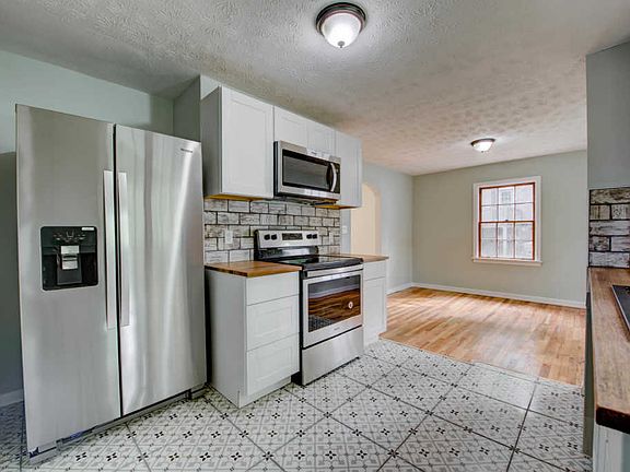 5th image of 504 Alandale Dr
