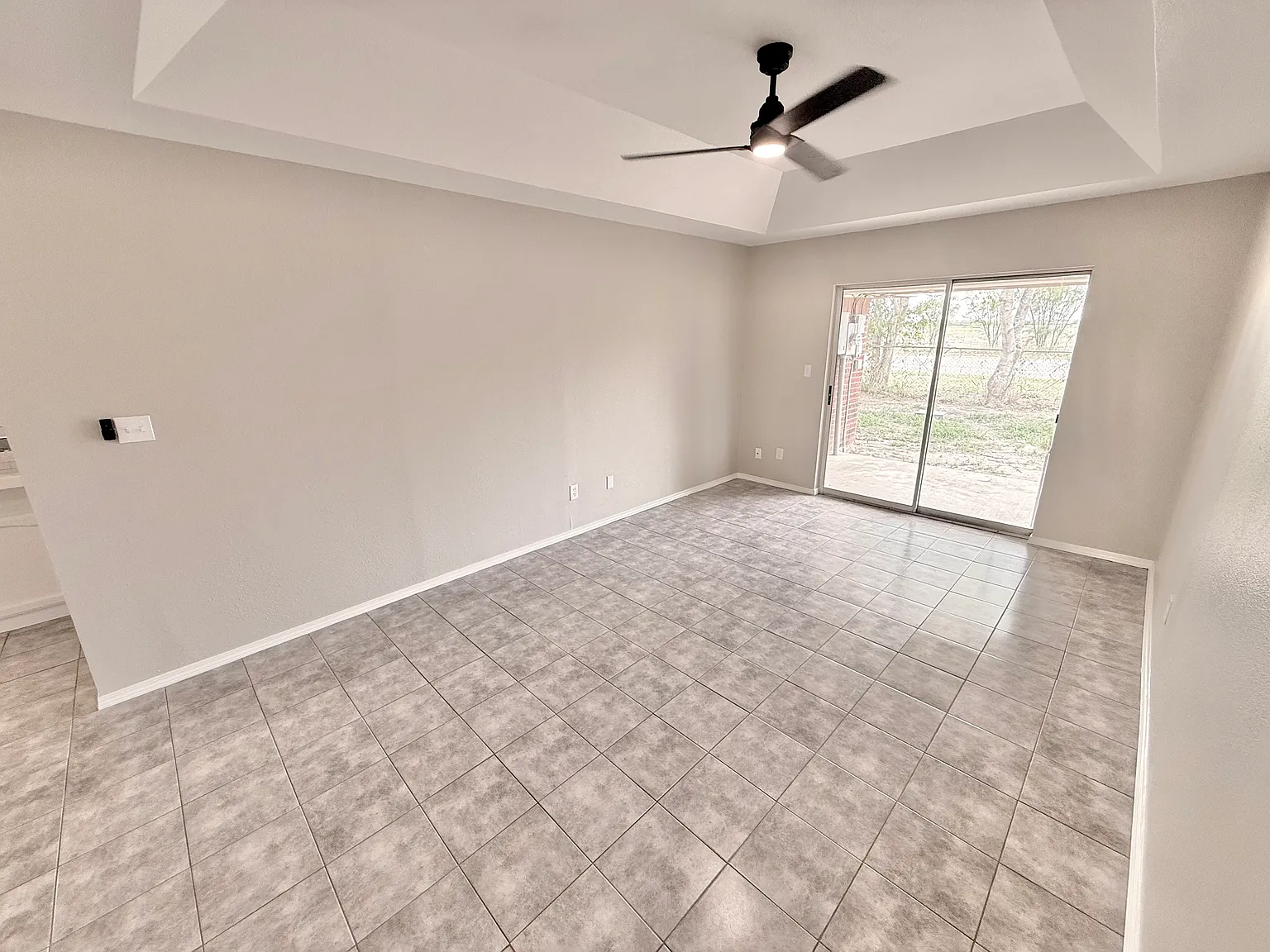 2017 Lake View Dr — Photo 3