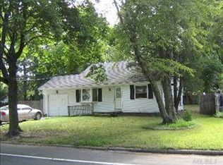 569 Jayne Blvd, Port Jefferson Station, NY 11776