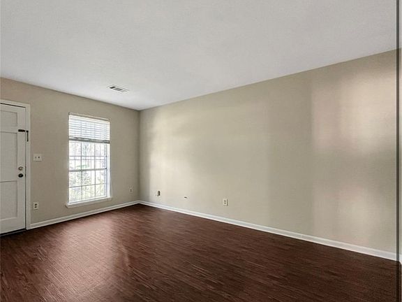 4th image of 2811 23rd St