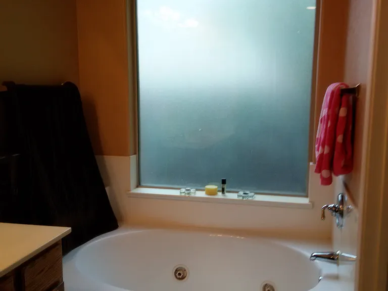 10406 E Hillery Dr — Photo 11