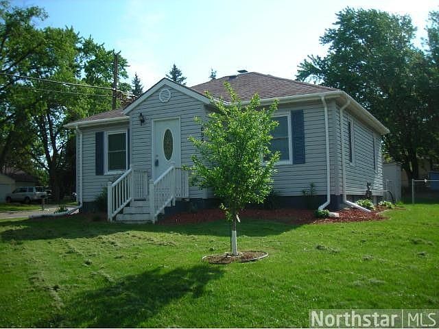 1st image of 695 Glenbrook Ave N