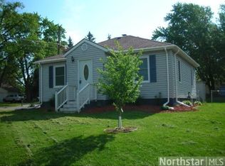 695 Glenbrook Ave N, Oakdale, MN 55128