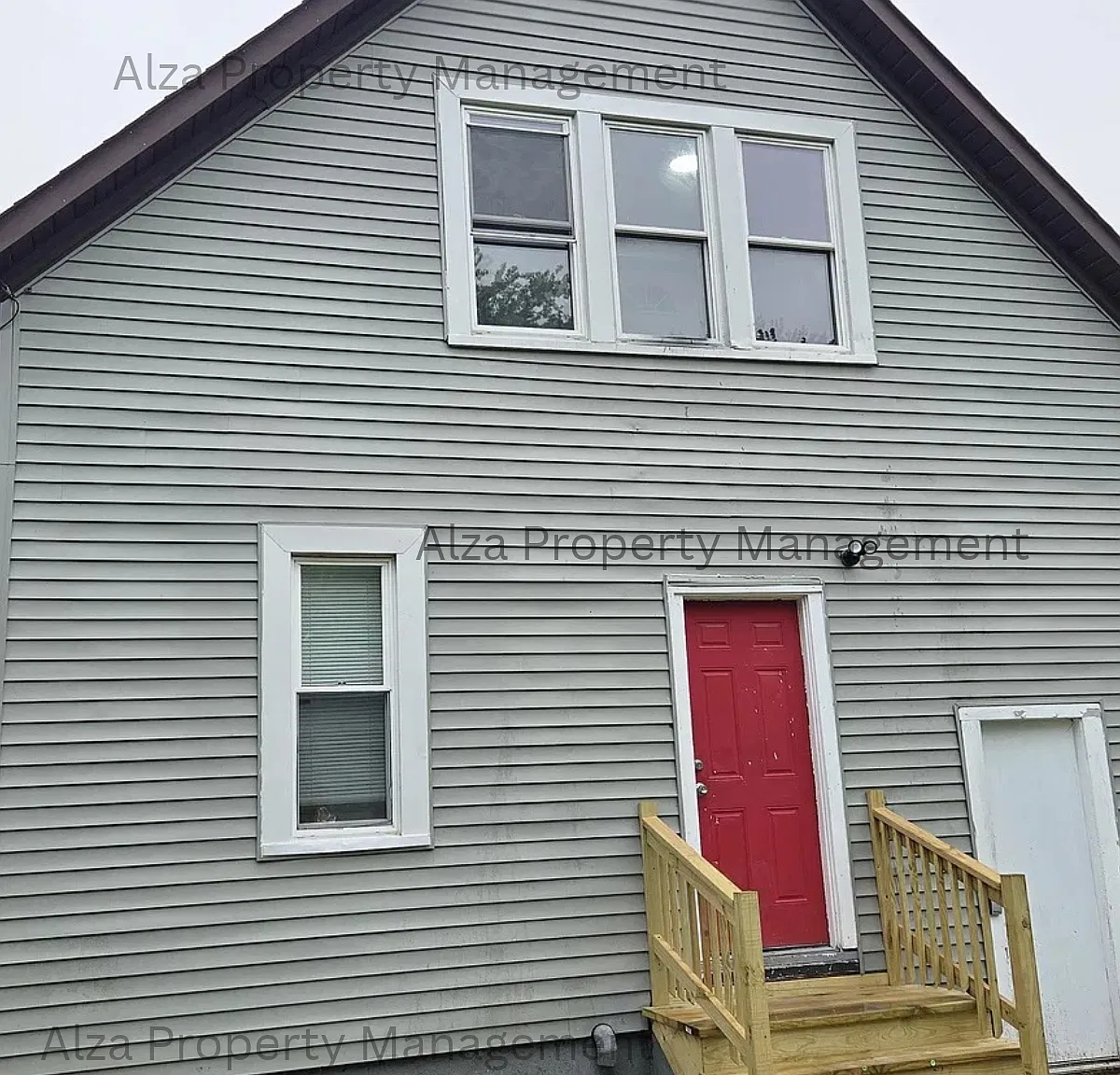 1639 Victoria Avenue - 1 — Photo 1
