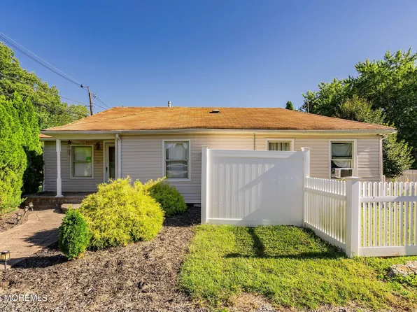 29 Ford Road, Howell, NJ 07728