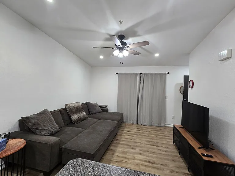 1385 W University Ave #10-279 — Photo 3