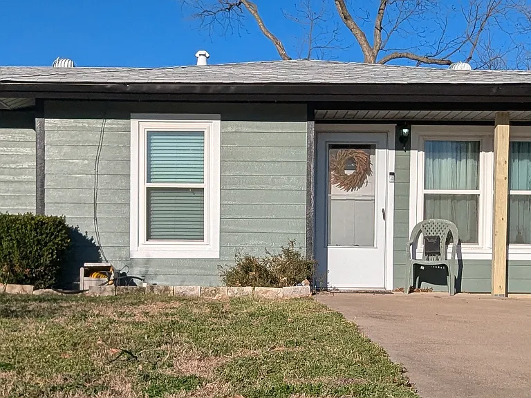 919 Milam Dr — Photo 21