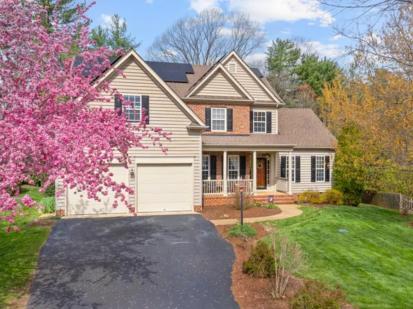 418 Grayrock Dr, Crozet, VA 22932