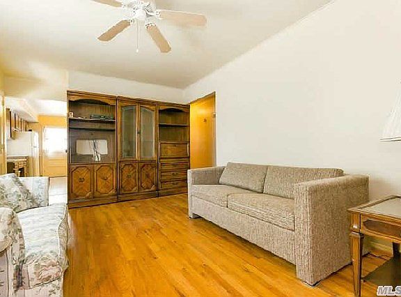 3rd image of 11 Heath Ln