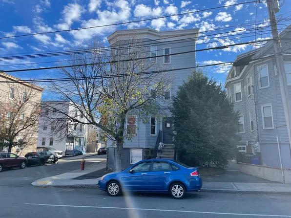 116 Foster St APT 1, Peabody, MA 01960
