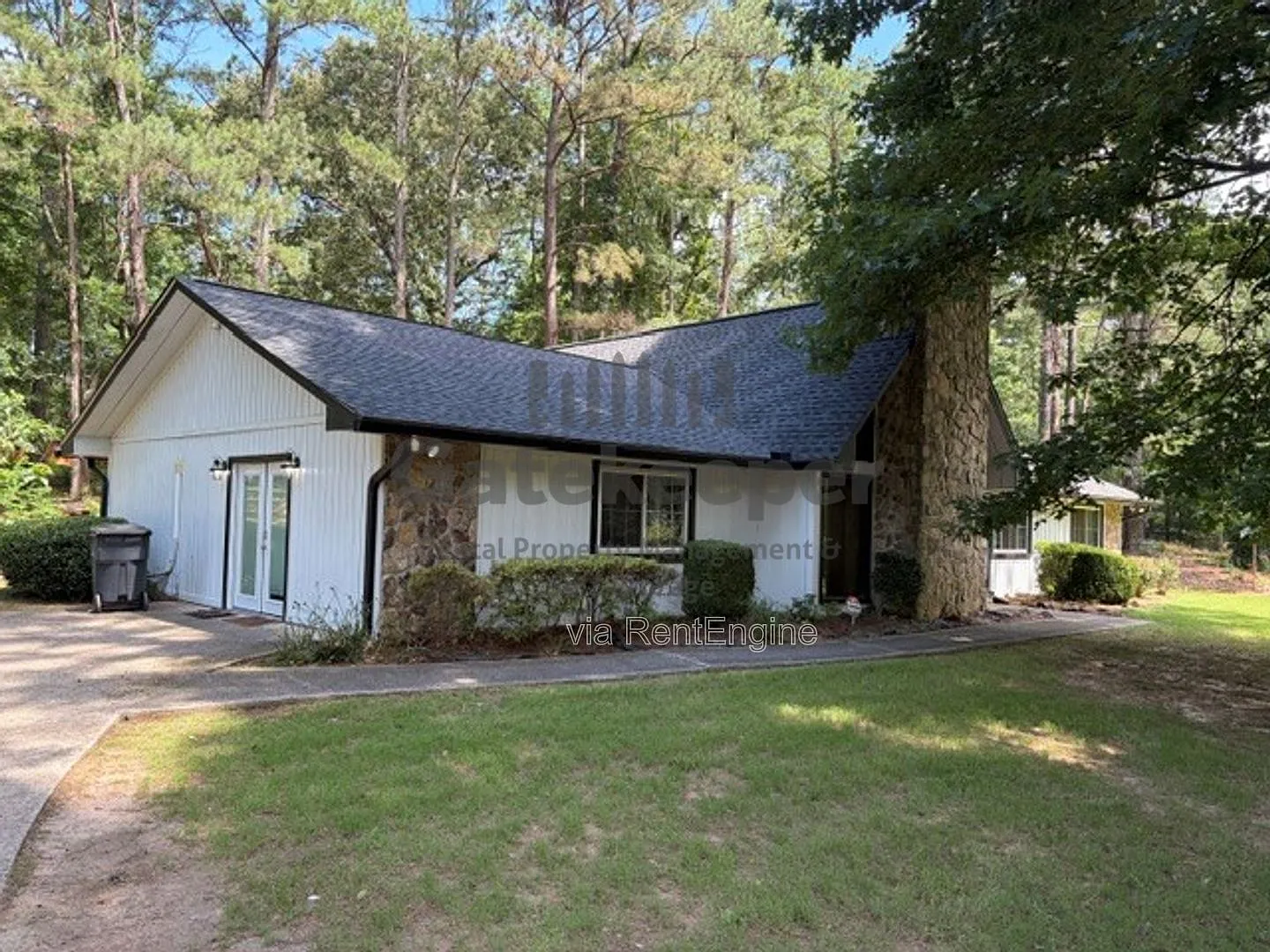 4 bed, 2.0 bath, 3000 sqft, $2,345 — Photo 2