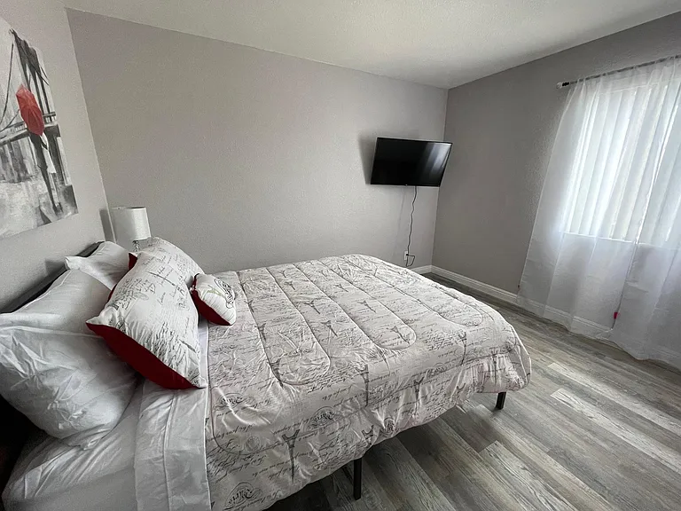 2720 Menlo Square Dr #B — Photo 10