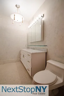Rented by NextStopNY | media 21