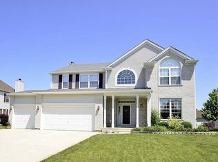 2441 Moutray Ln, North Aurora, IL 60542