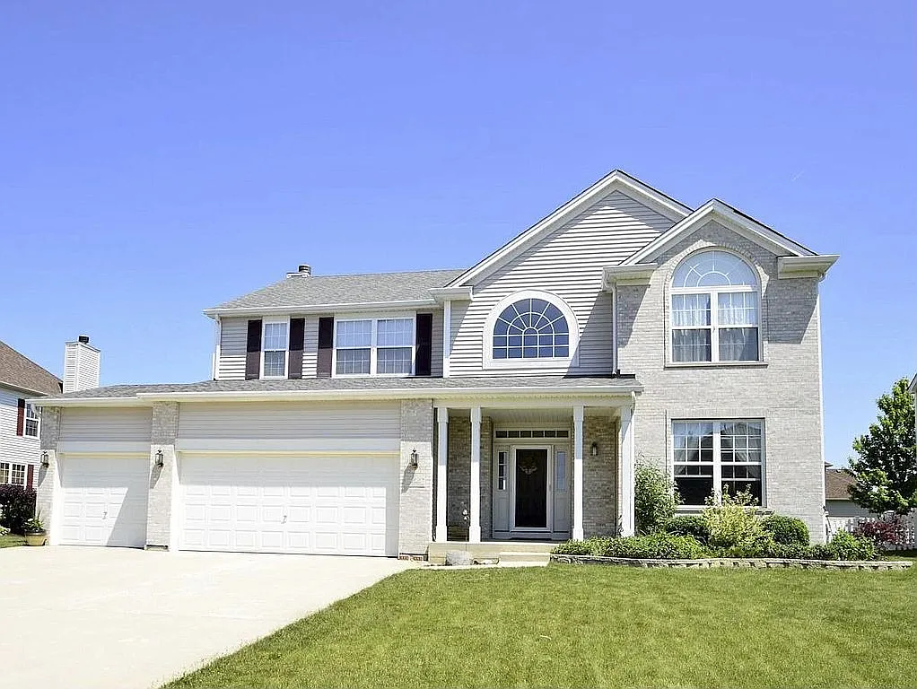 2441 Moutray Ln photo 1
